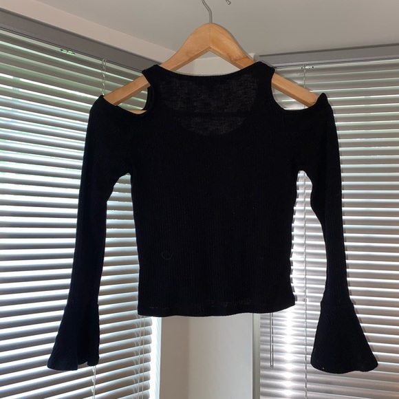 Black Long Sleeve Crop Top - Picture 3 of 5